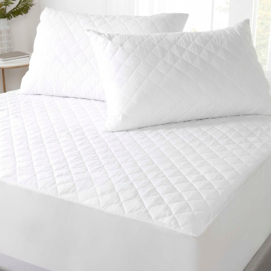 Decoware Gewatteerde kussenbeschermer - vernieuwer - 2 stuks - 60x70 cm