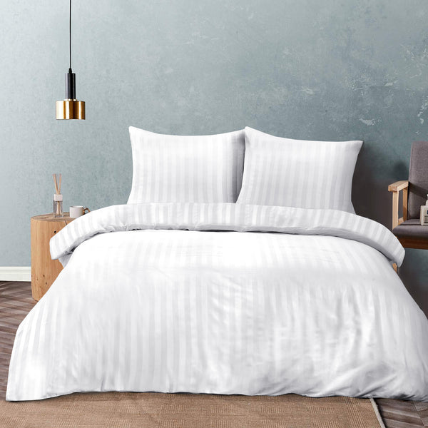 Decoware dekbedovertrek Hotelstreep wit - Microvezel