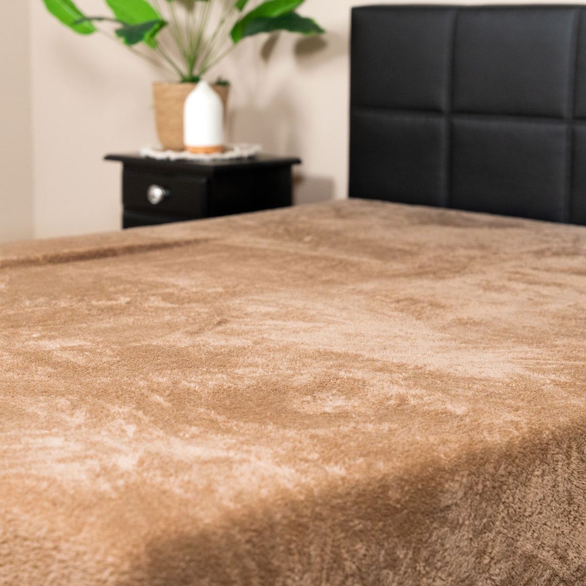 Decoware teddy fleece hoeslaken - mink - Zijkant